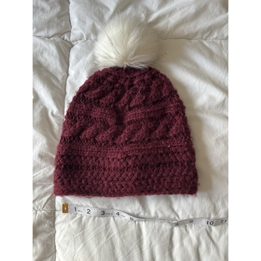 LL Bean‎ Chunky Cable Knit Hat Burgundy Maroon Wool Blend White Pom Winter Ski - Picture 6 of 7